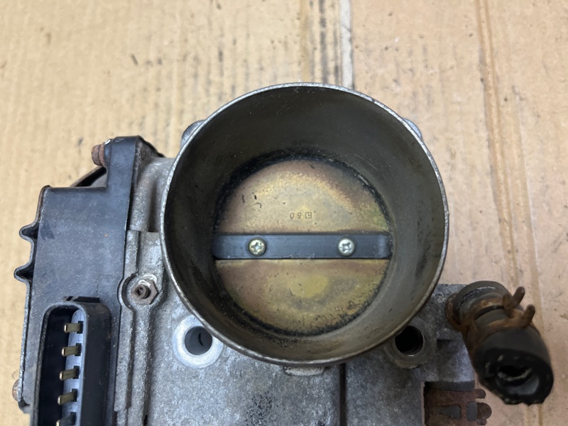 Дроссельная заслонка, 2000 рублей, Пешки