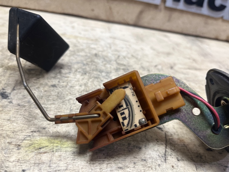 Датчик уровня топлива, 1500 рублей, Пешки