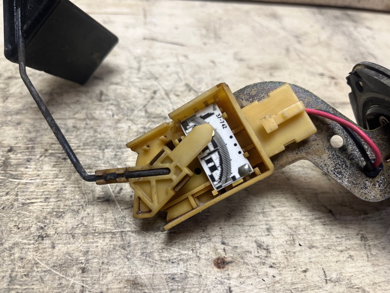 Датчик уровня топлива, 1500 рублей, Пешки