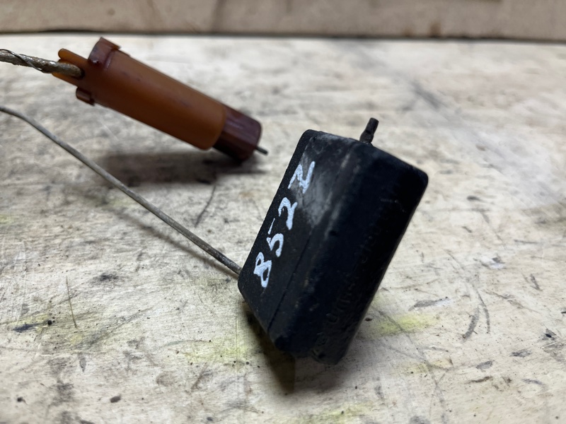 Датчик уровня топлива, 2000 рублей, Пешки