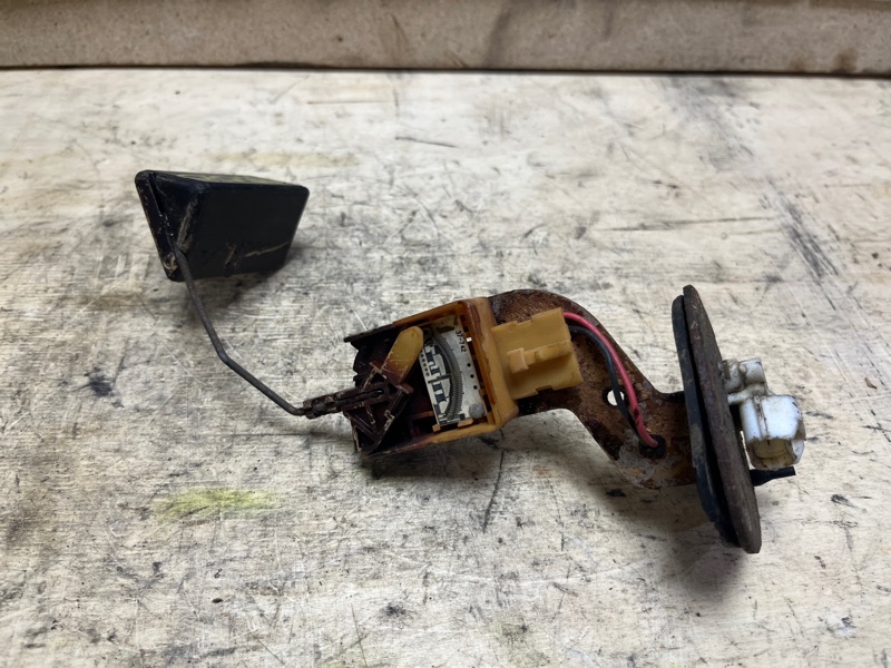 Датчик уровня топлива, 1500 рублей, Пешки