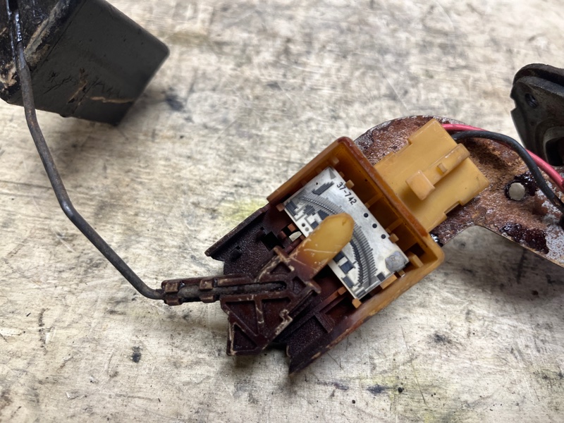 Датчик уровня топлива, 1500 рублей, Пешки