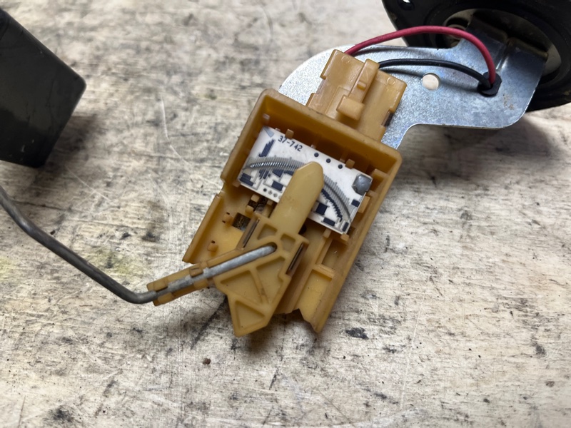 Датчик уровня топлива, 1500 рублей, Пешки