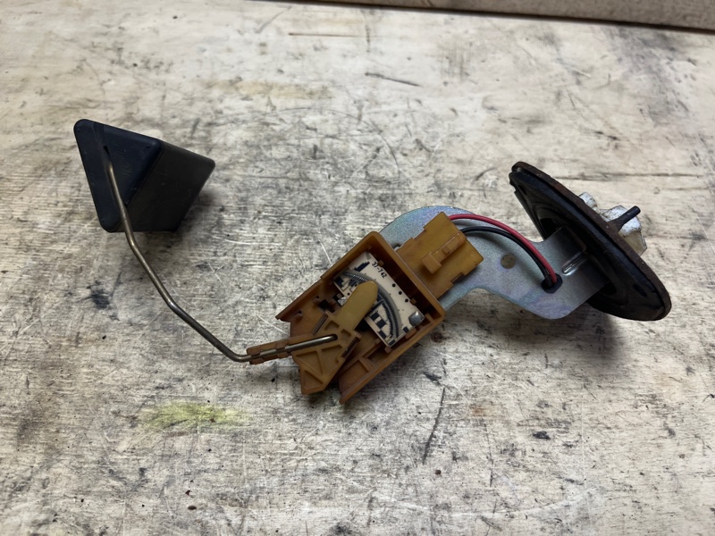 Датчик уровня топлива, 1500 рублей, Пешки