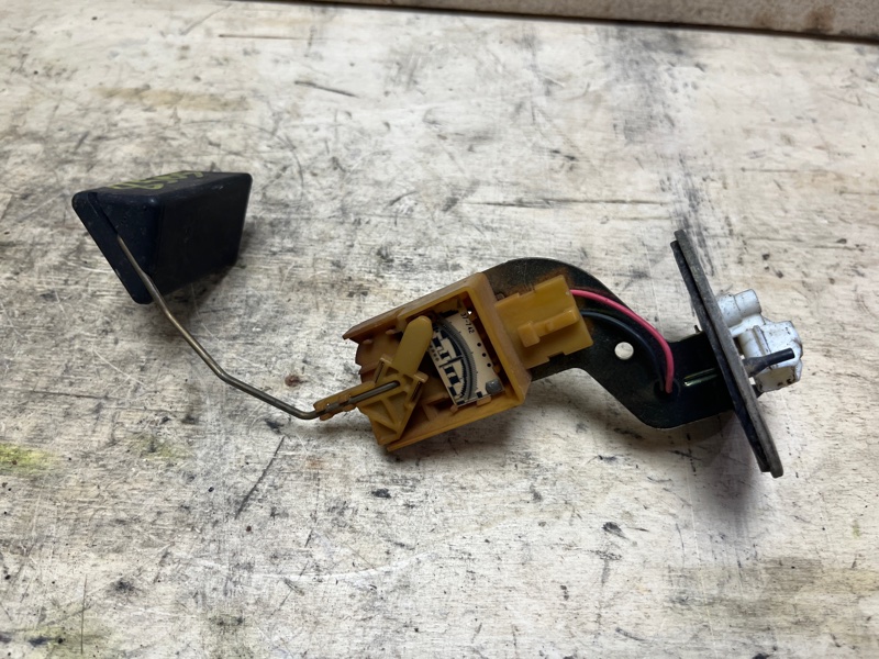 Датчик уровня топлива, 1500 рублей, Пешки