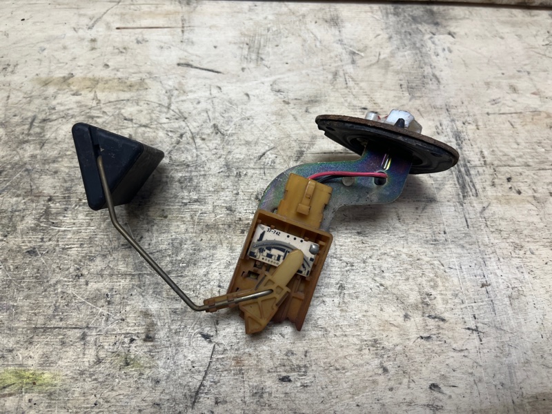 Датчик уровня топлива, 1500 рублей, Пешки