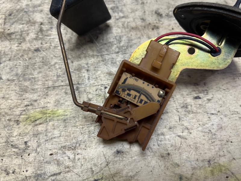 Датчик уровня топлива, 1500 рублей, Пешки