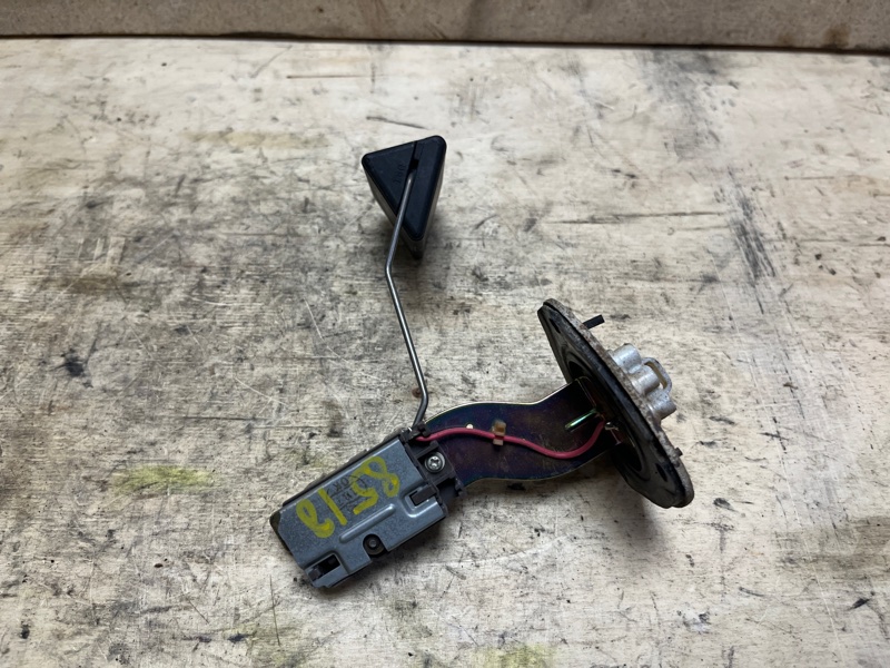 Датчик уровня топлива, 2000 рублей, Пешки