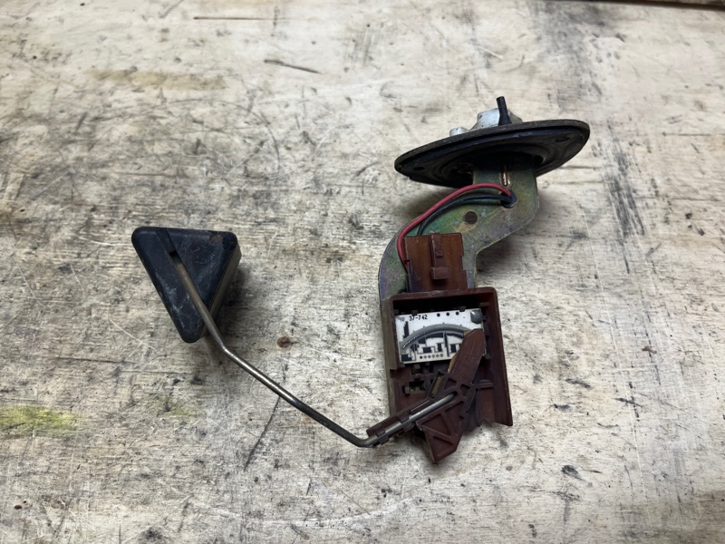 Датчик уровня топлива, 1500 рублей, Пешки