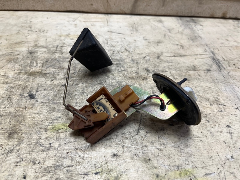 Датчик уровня топлива, 1500 рублей, Пешки