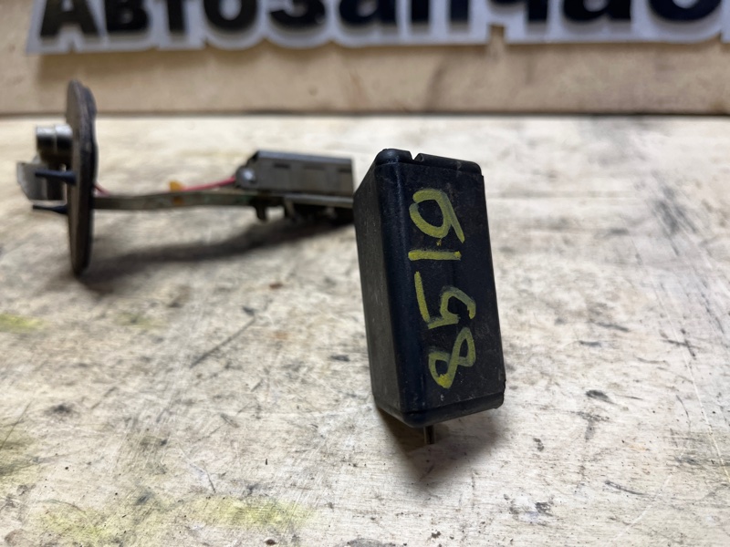 Датчик уровня топлива, 2000 рублей, Пешки