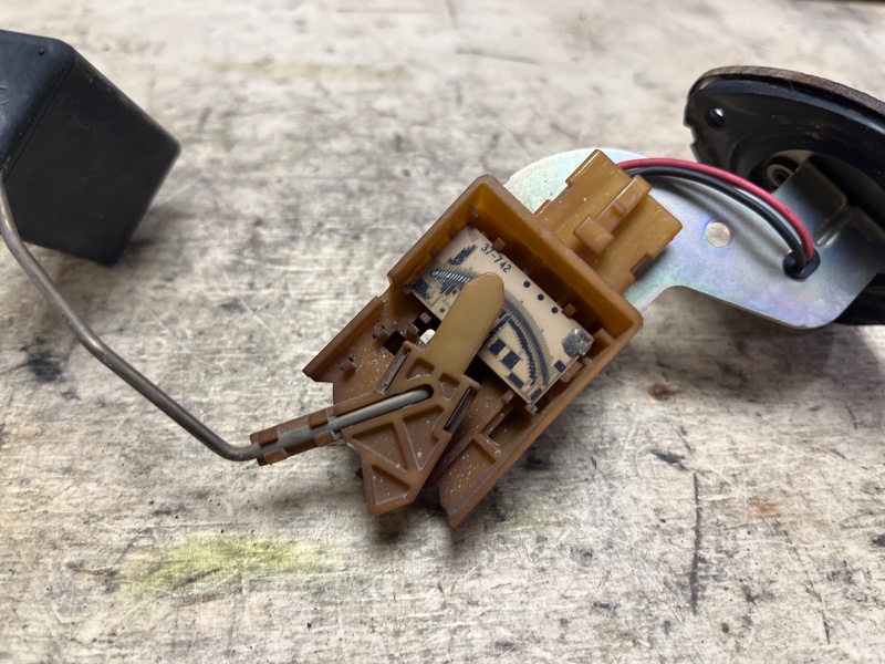 Датчик уровня топлива, 1500 рублей, Пешки