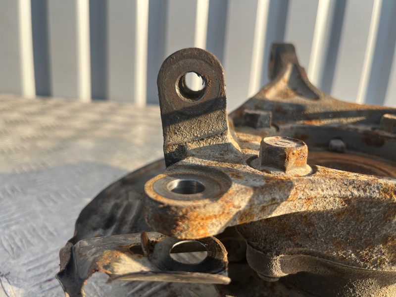 Кулак поворотный, 3000 рублей, Пешки