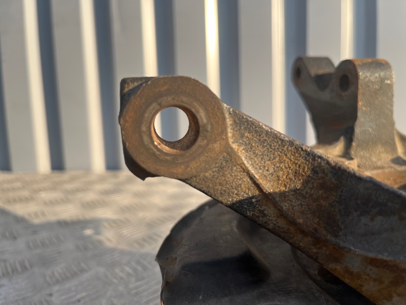 Кулак поворотный, 3000 рублей, Пешки