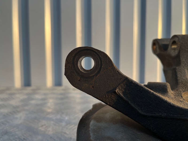 Кулак поворотный, 3000 рублей, Пешки