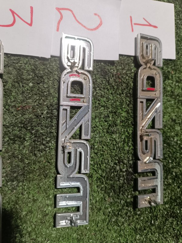 Эмблема, 1000 рублей, Пешки