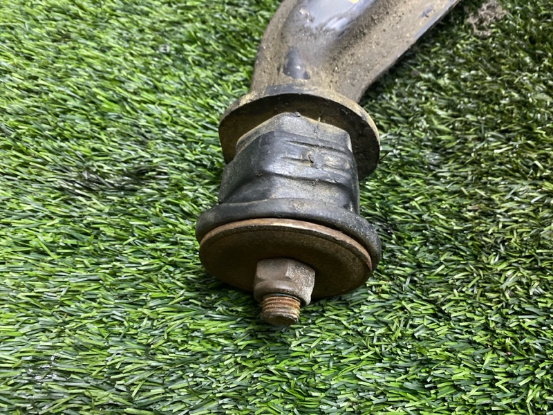 Рычаг нижний, 2000 рублей, Пешки