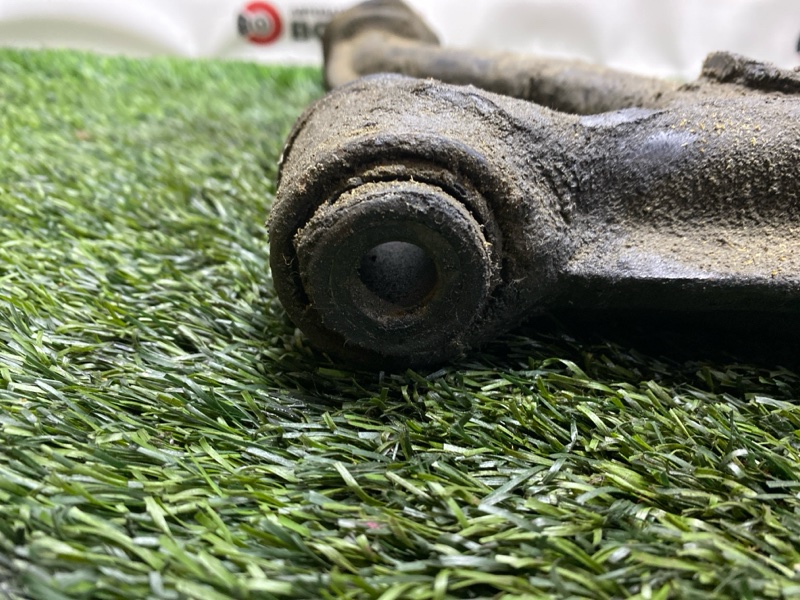 Рычаг нижний, 2000 рублей, Пешки