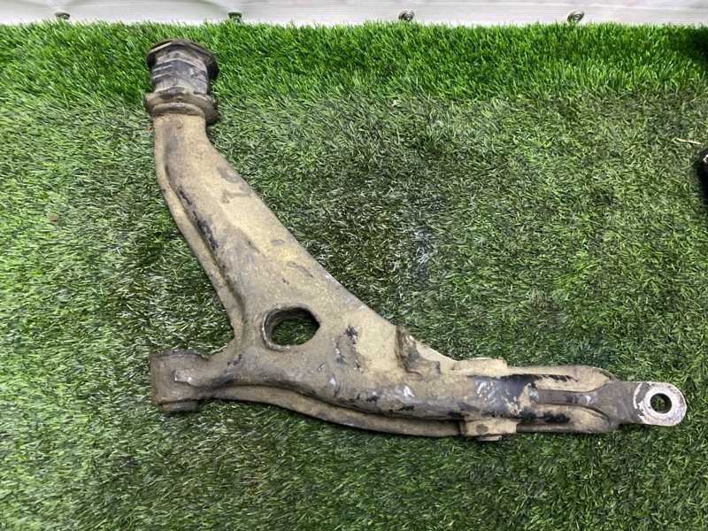 Рычаг нижний, 2000 рублей, Пешки