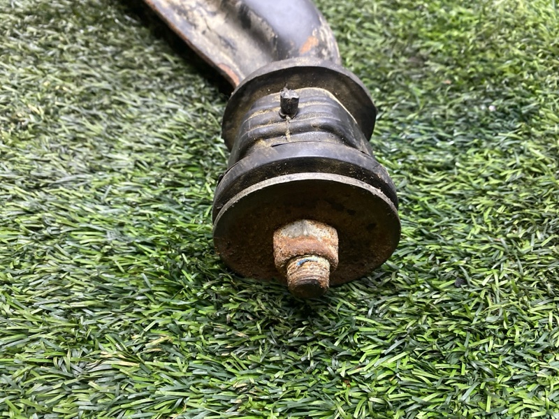 Рычаг нижний, 2000 рублей, Пешки