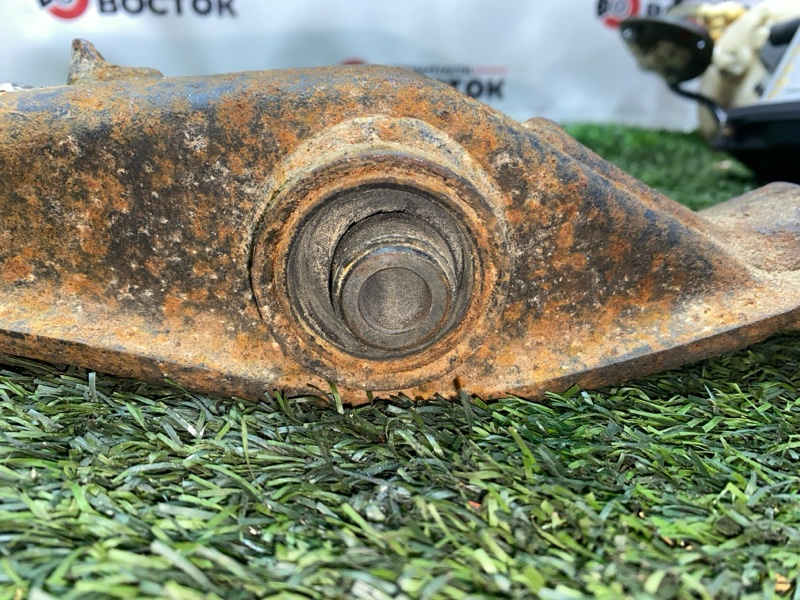 Рычаг нижний, 2000 рублей, Пешки