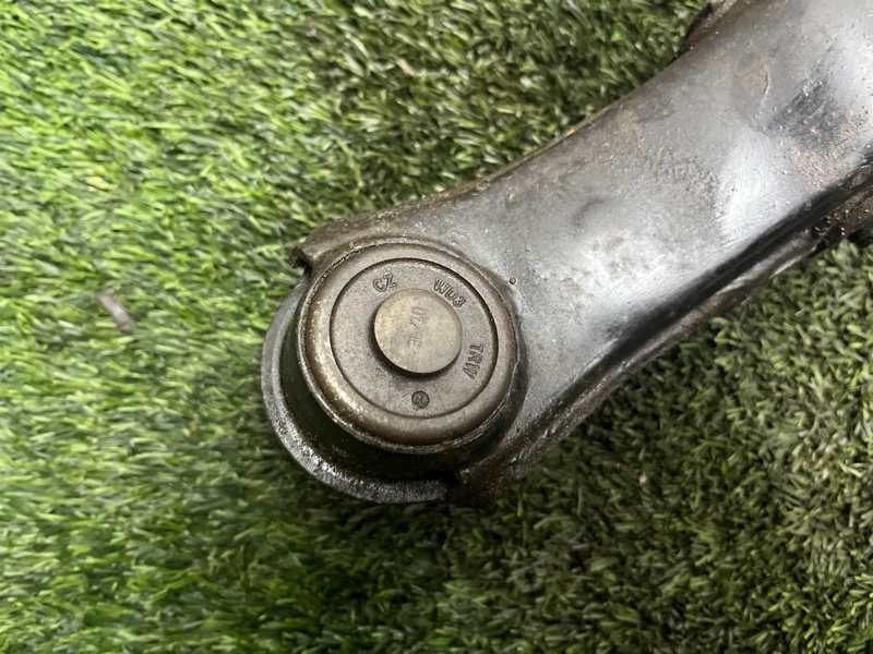 Рычаг нижний, 10000 рублей, Пешки