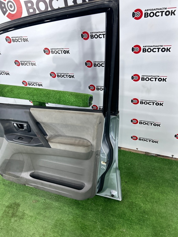 Дверь, 10000 рублей, Пешки