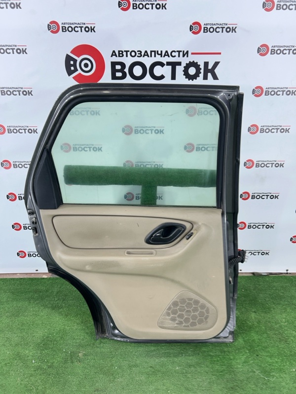 Дверь, 10000 рублей, Пешки