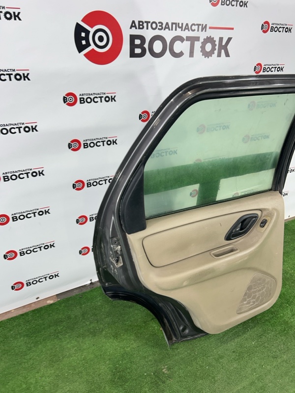 Дверь, 10000 рублей, Пешки