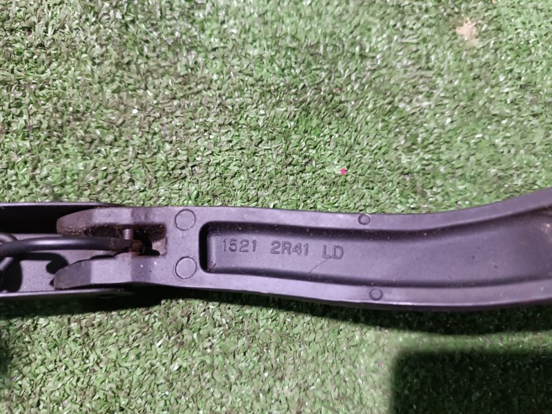 Поводок стеклоочистителя, 1000 рублей, Пешки