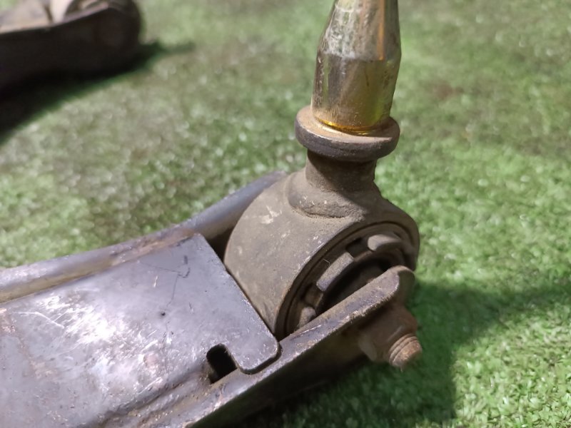 Рычаг верхний, 2000 рублей, Пешки