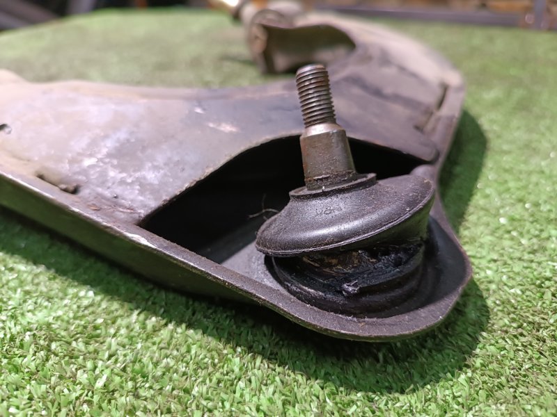 Рычаг верхний, 2000 рублей, Пешки