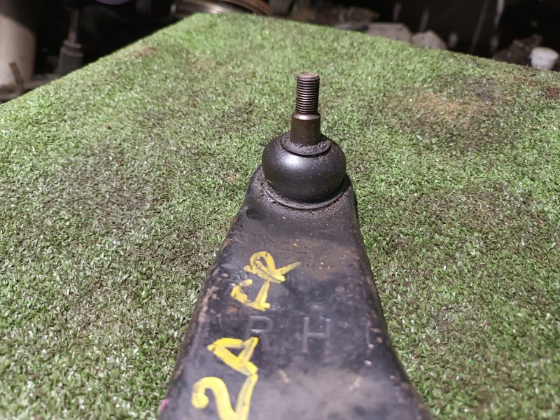 Рычаг нижний, 2500 рублей, Пешки