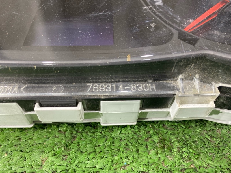 Панель приборов, 2000 рублей, Пешки