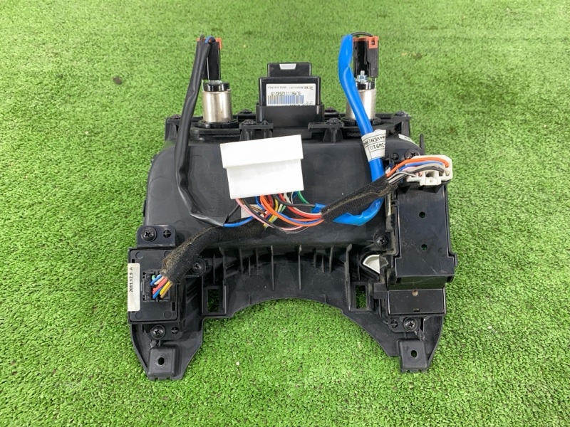 Накладка в салоне, 2000 рублей, Пешки