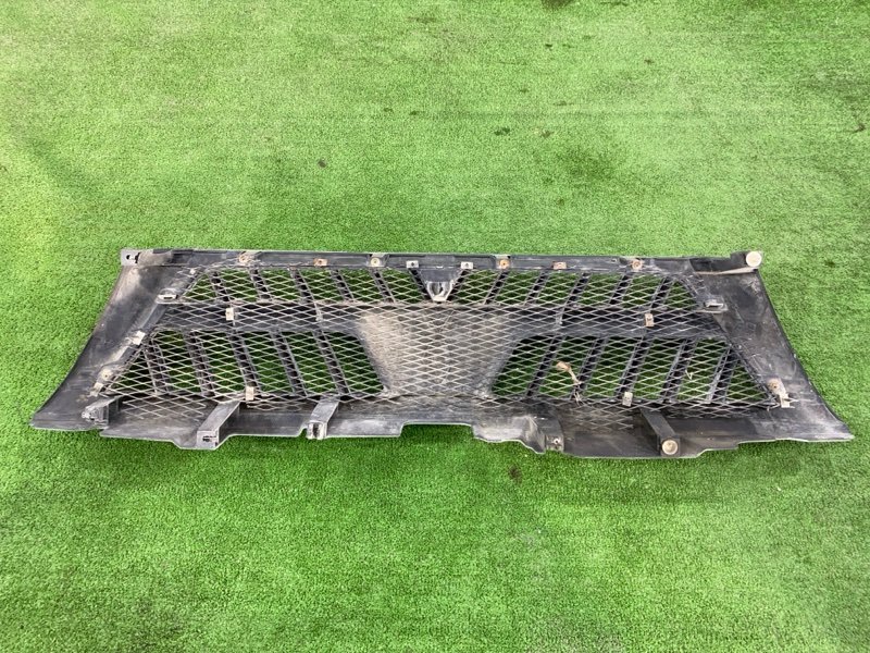 Решетка радиатора, 2000 рублей, Пешки