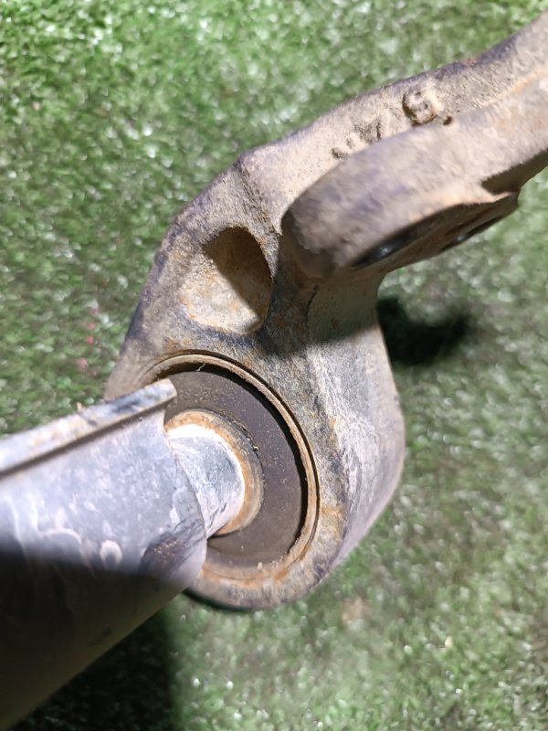 Рычаг нижний, 2500 рублей, Пешки