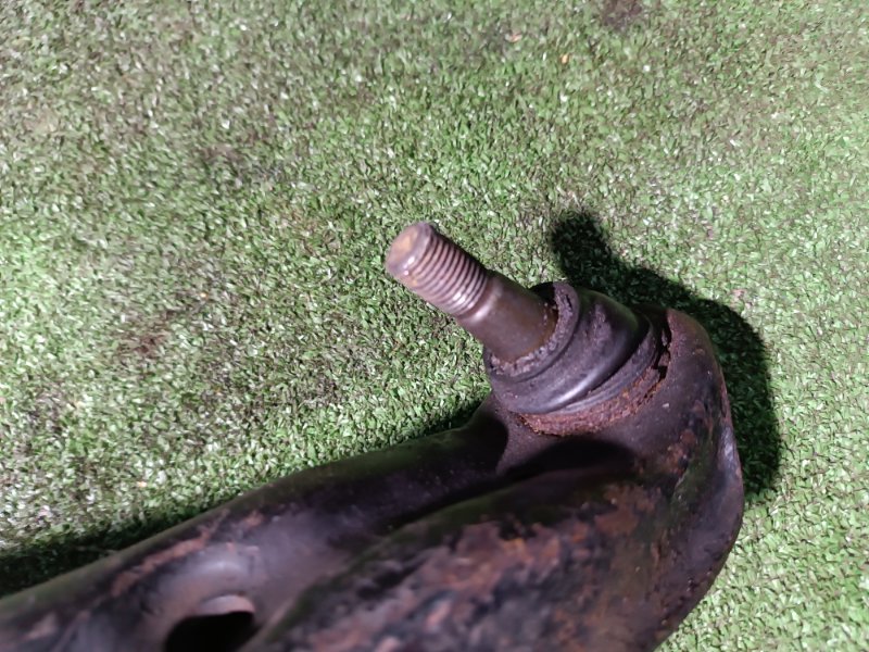 Рычаг нижний, 2500 рублей, Пешки