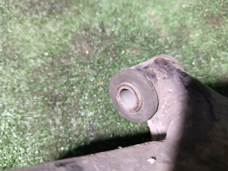 Рычаг нижний, 2500 рублей, Пешки