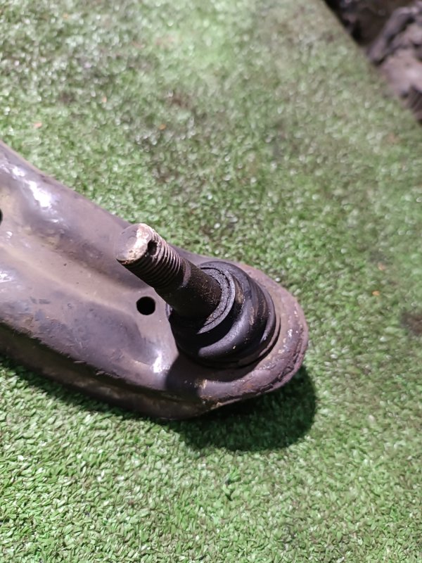 Рычаг нижний, 2500 рублей, Пешки