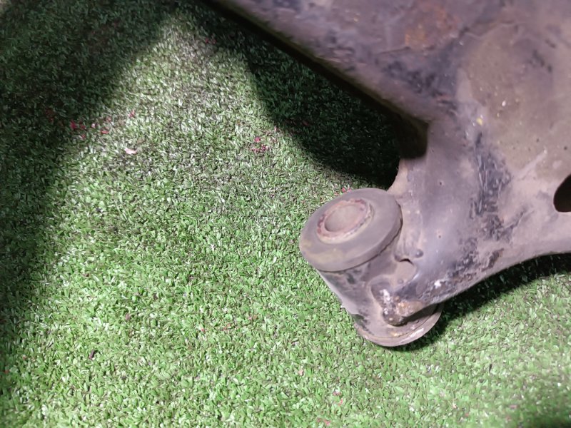 Рычаг нижний, 2500 рублей, Пешки