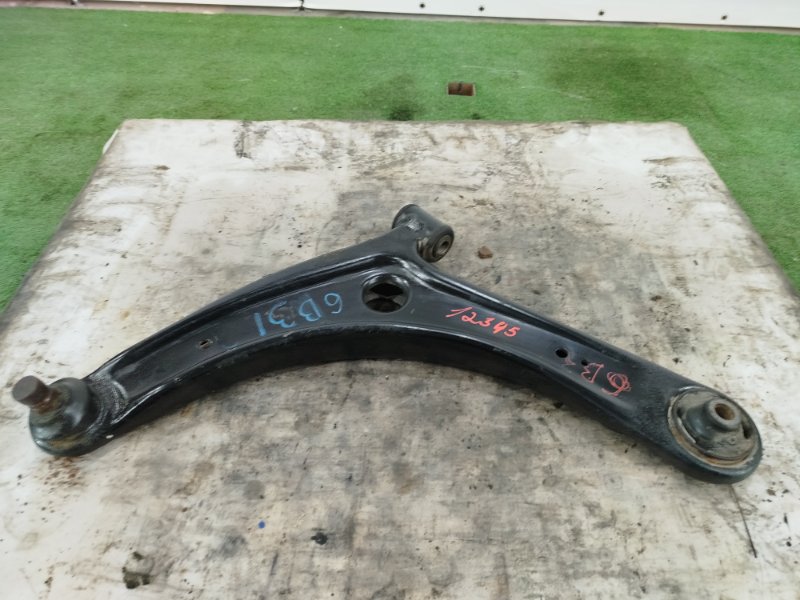 Рычаг нижний, 2000 рублей, Пешки