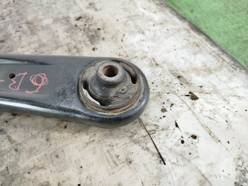 Рычаг нижний, 2000 рублей, Пешки