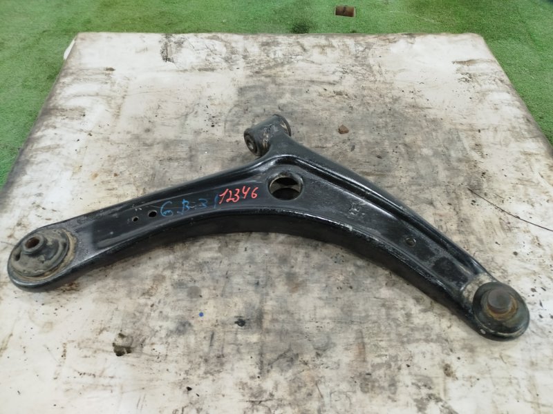 Рычаг нижний, 2000 рублей, Пешки