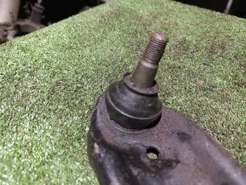 Рычаг нижний, 2500 рублей, Пешки