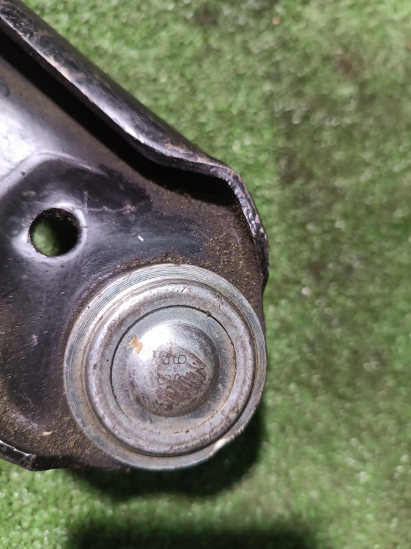 Рычаг нижний, 2500 рублей, Пешки