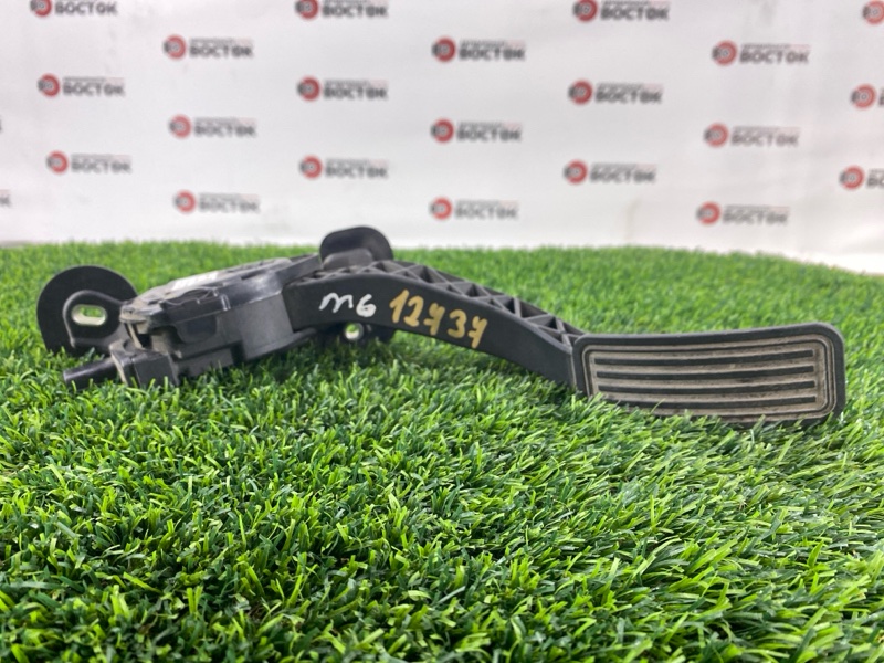 Педаль газа, 2500 рублей, Пешки