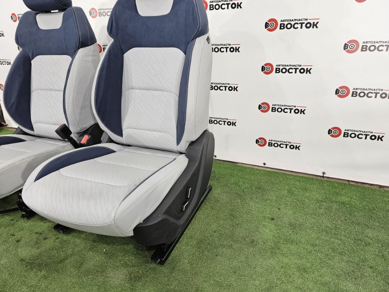 Сиденья комплект, 30000 рублей, Пешки