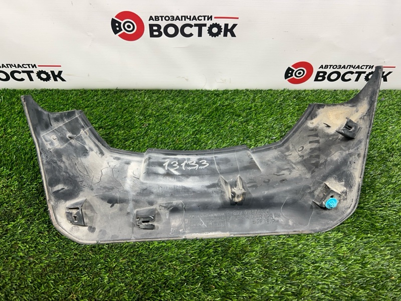 Накладка двери багажника, 2000 рублей, Пешки