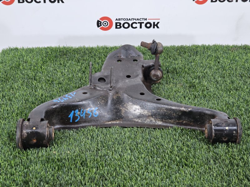 Рычаг нижний, 2500 рублей, Пешки